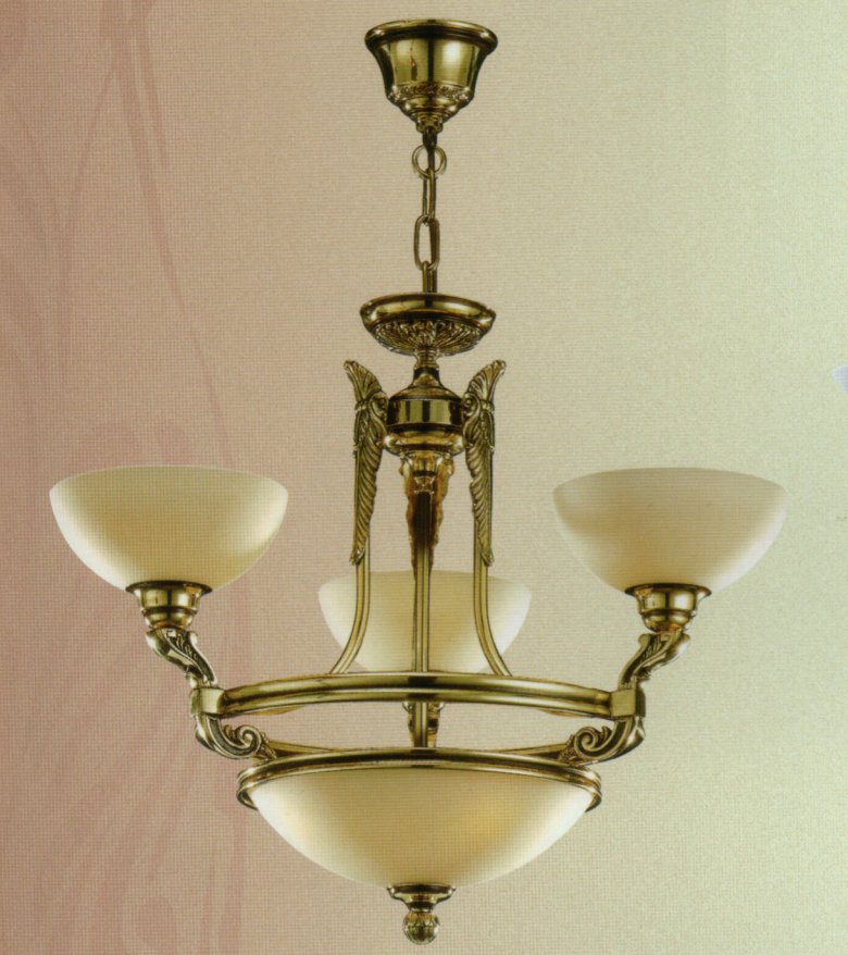 Люстра Bejorama art.20523, производство Испания; Высота:55 ;Диаметр:66 ;Глубина: ; Количество ламп:3+4 ; Максимальная мощность лампы: 60 Вт. ; Цвет: кожа, золото, белая патина;  Цена: ;  