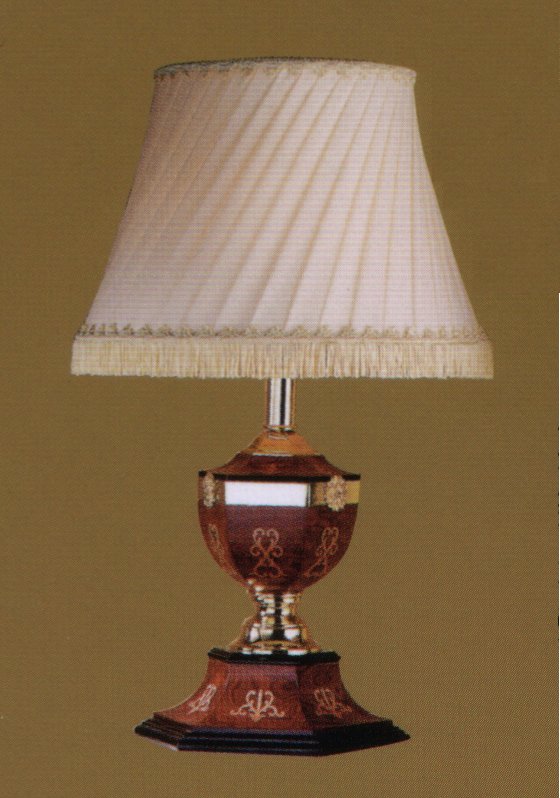 Настольная лампа  art.1141, производство Испания; Высота:40 ;Диаметр:65 ;Глубина: ; Количество ламп: 1; E-14 Максимальная мощность лампы:40 Вт.;  Цена: ;  